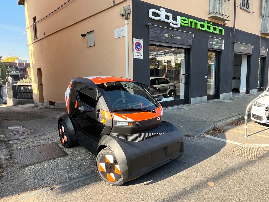 Mobilize DUO 80 EVO nero / arancione - microcar nuovo